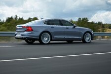 170079_Location_Rear_Quarter_Right_Volvo_S90_Mussel_Blue.jpg