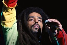 vyshel-pervyj-trejler-filma-bob-marli-odna-lyubov-o-znamenitom-reggi-muzykante_168865129717018...jpg