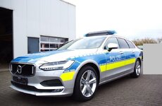 Volvo V90 Polizei-2.jpg