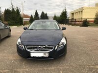 Volvo S60-1front.jpg