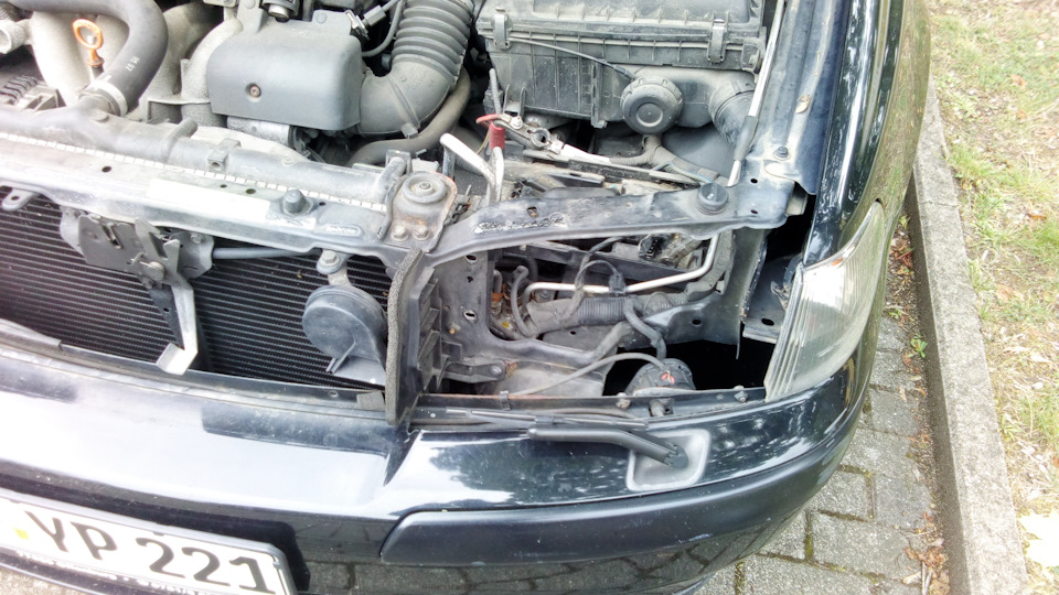 Как снять фары на вольво Замена стекла фары и ламп ближнего света. Volvo V40 1st Российский Клуб владельц